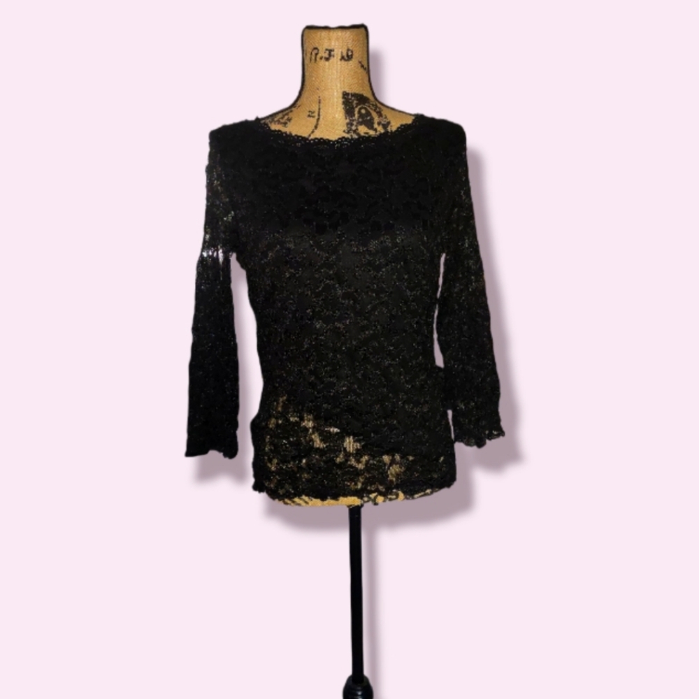 Nouveau T's black lace top